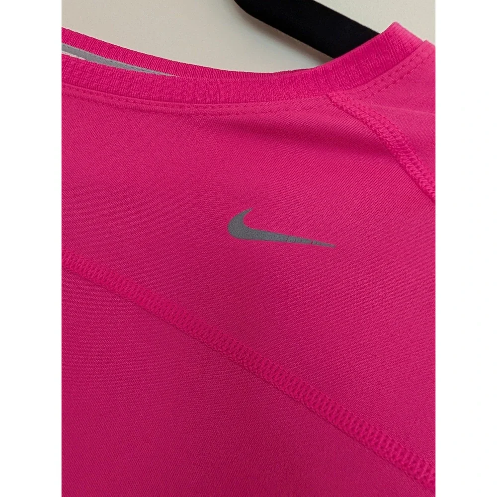 Nike Dri-Fit Running Shirt Womens Medium Pink Long Sleeve Athletic Top